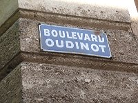 La plaque du boulebard Oudinot, encore présente