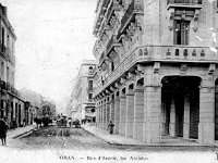 La rue d'Arzew et les arcades en 1900