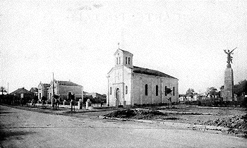 mairie place eglise et monuments aux morts.gif - La Mairie, La Place et le Monument aux Morts