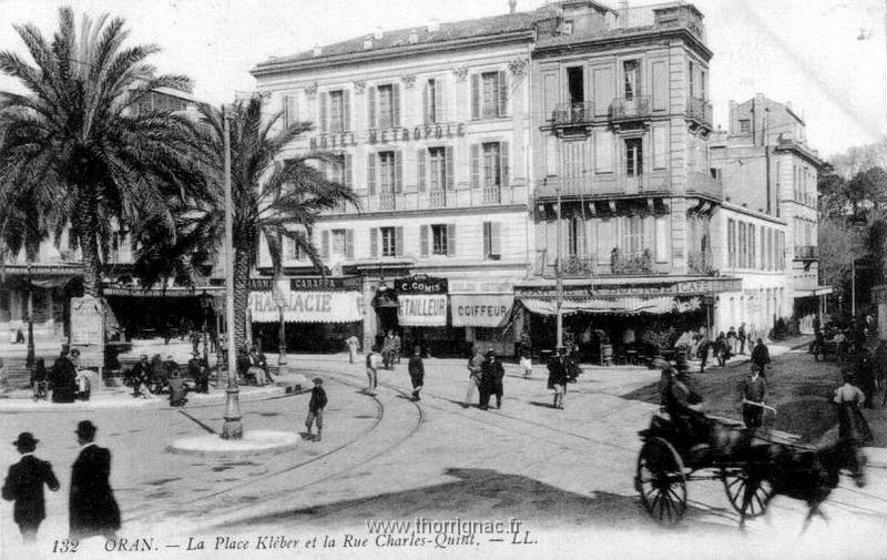 222.jpg - La Place Kléber et la rue Charles Quint