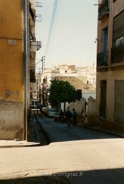 333.jpg - Rue de l'Alma vers la Place Hoche