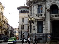 Le Crédit Populaire Algérien, place Villerois Mareuil, à gauche la rue de la Paix